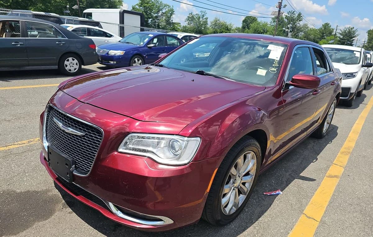 2017 CHRYSLER 300 Limited 1