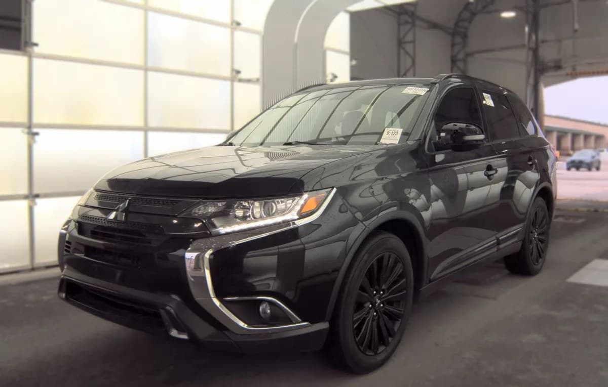 2020 MITSUBISHI OUTLANDER LE