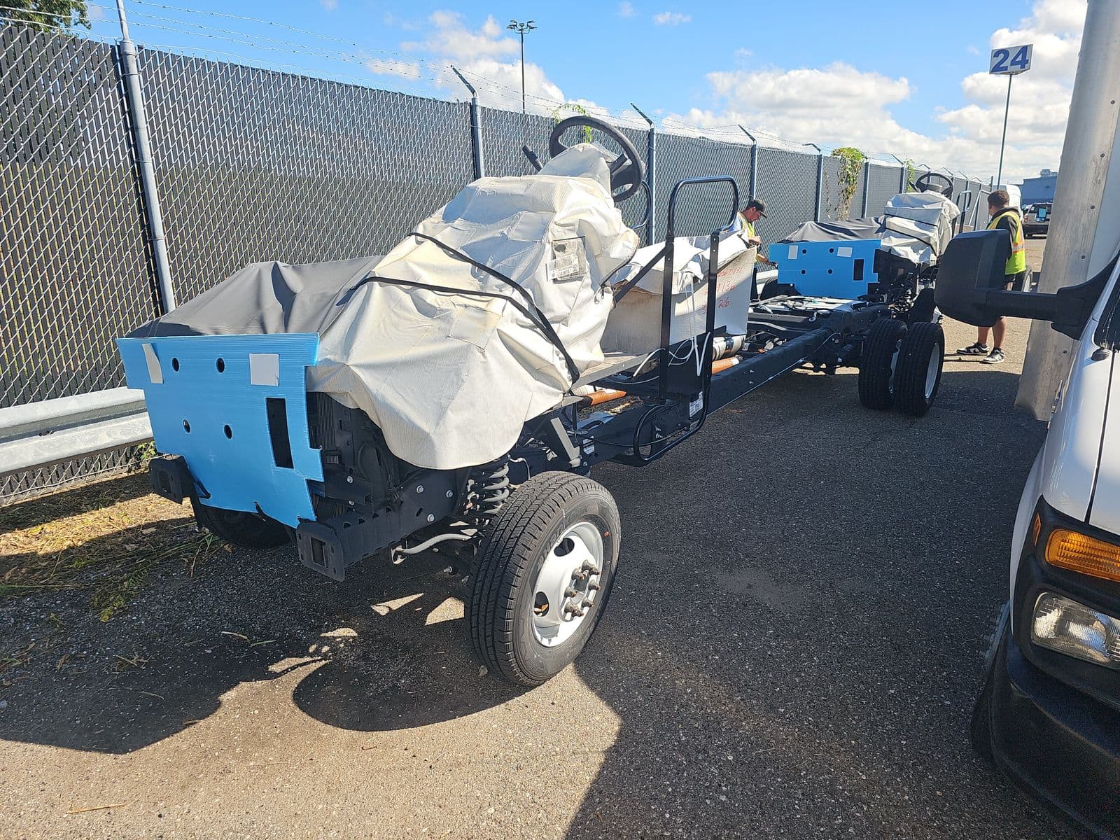2027 FORD E-450 Base