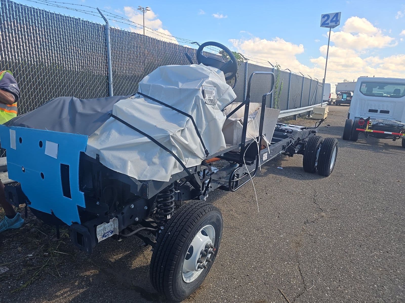 2027 FORD E-450 Base