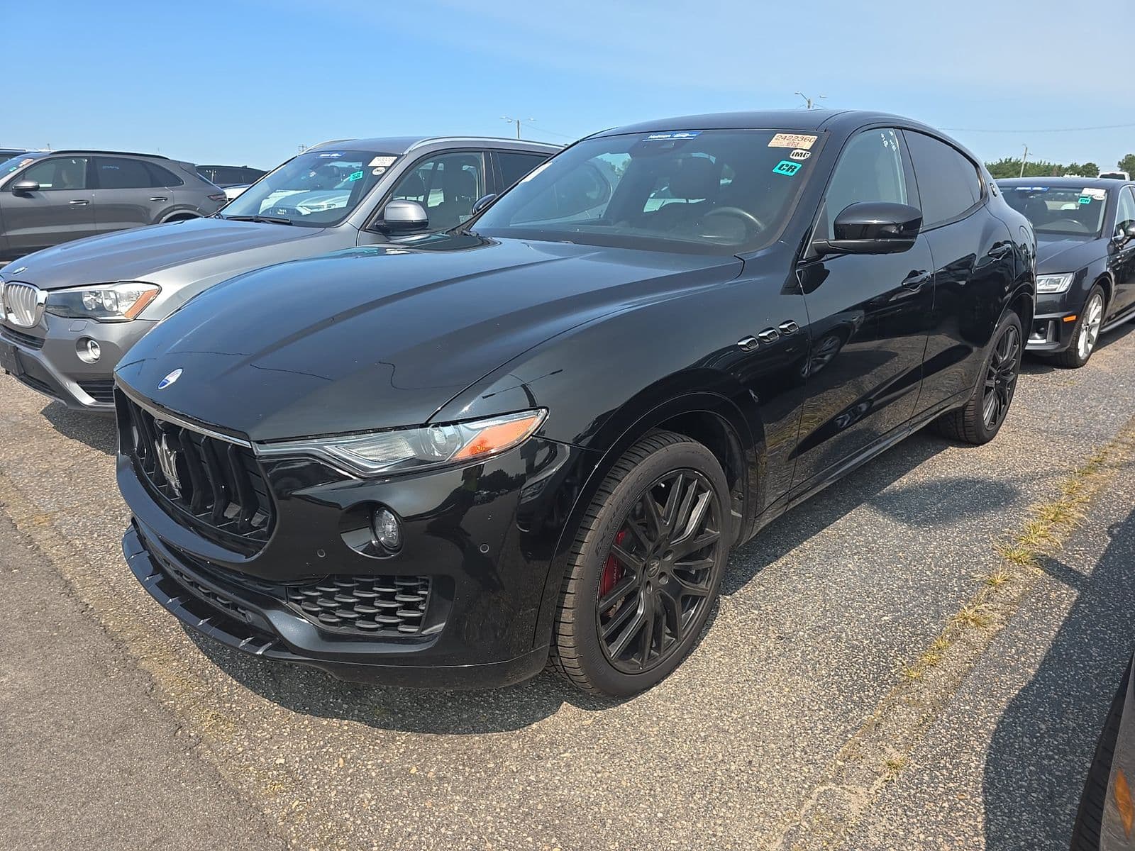 2019 MASERATI LEVANTE Base