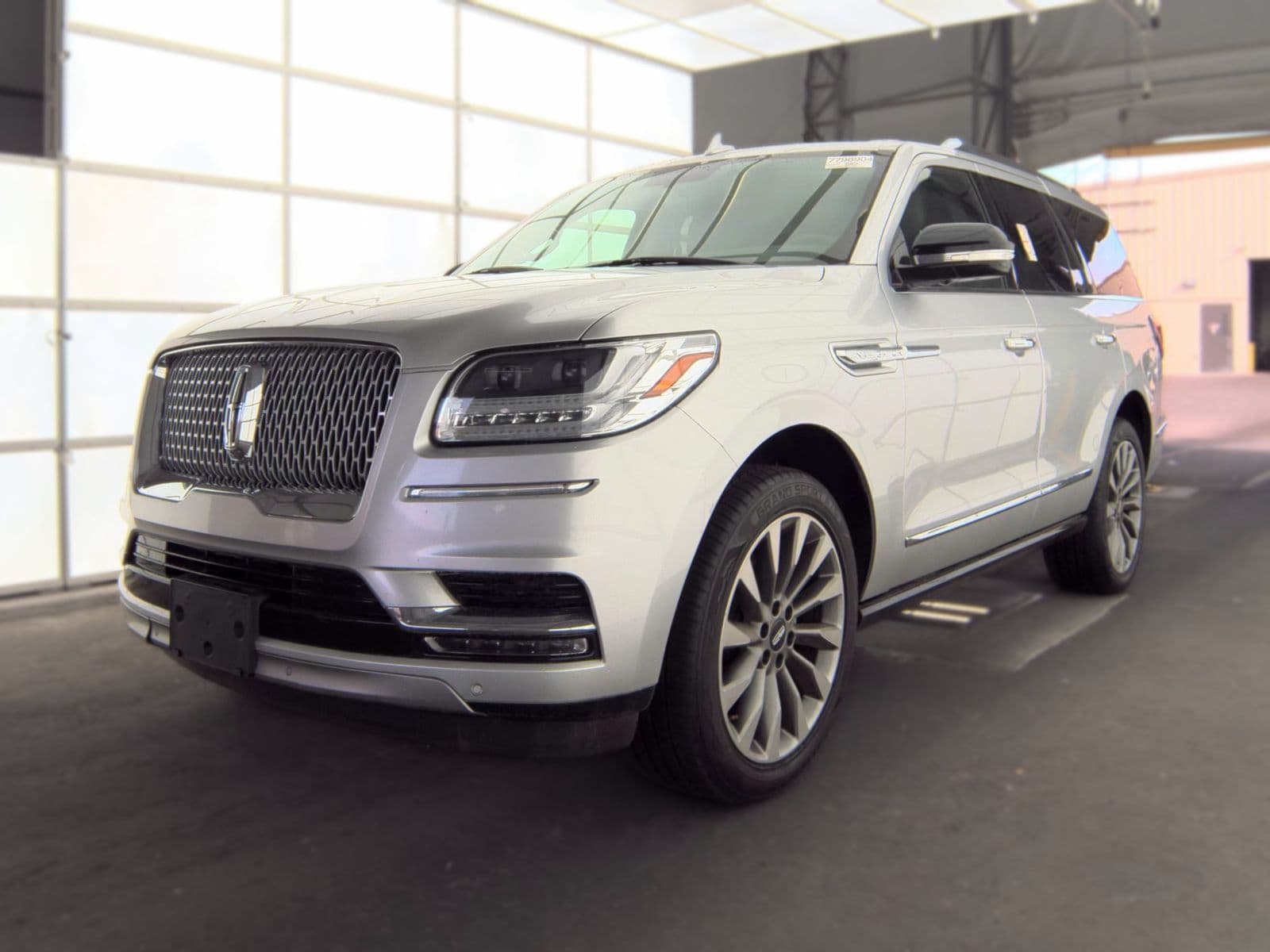 2019 LINCOLN NAVIGATOR Select