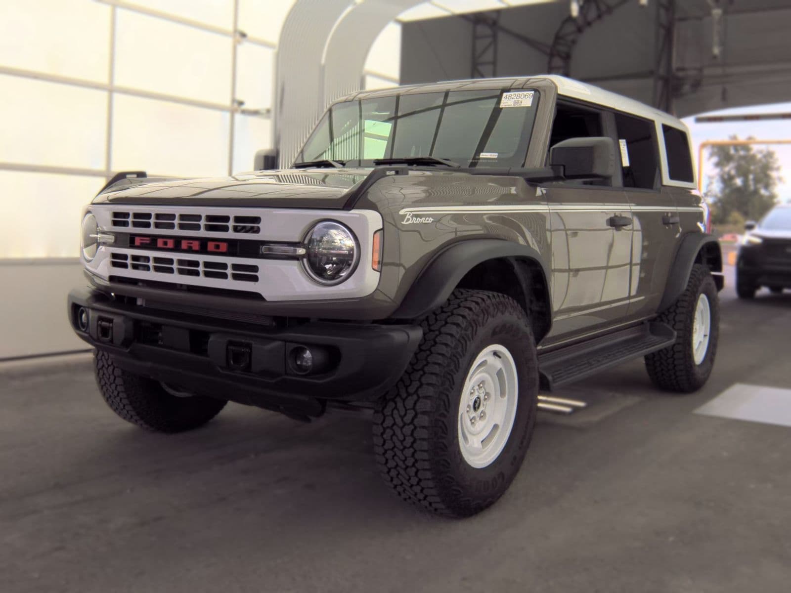 2026 FORD BRONCO HERITAGE Edition