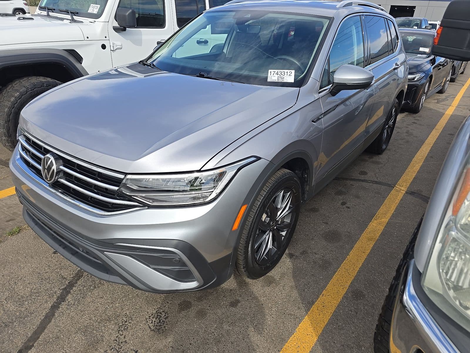 2022 VOLKSWAGEN TIGUAN 2.0T SE