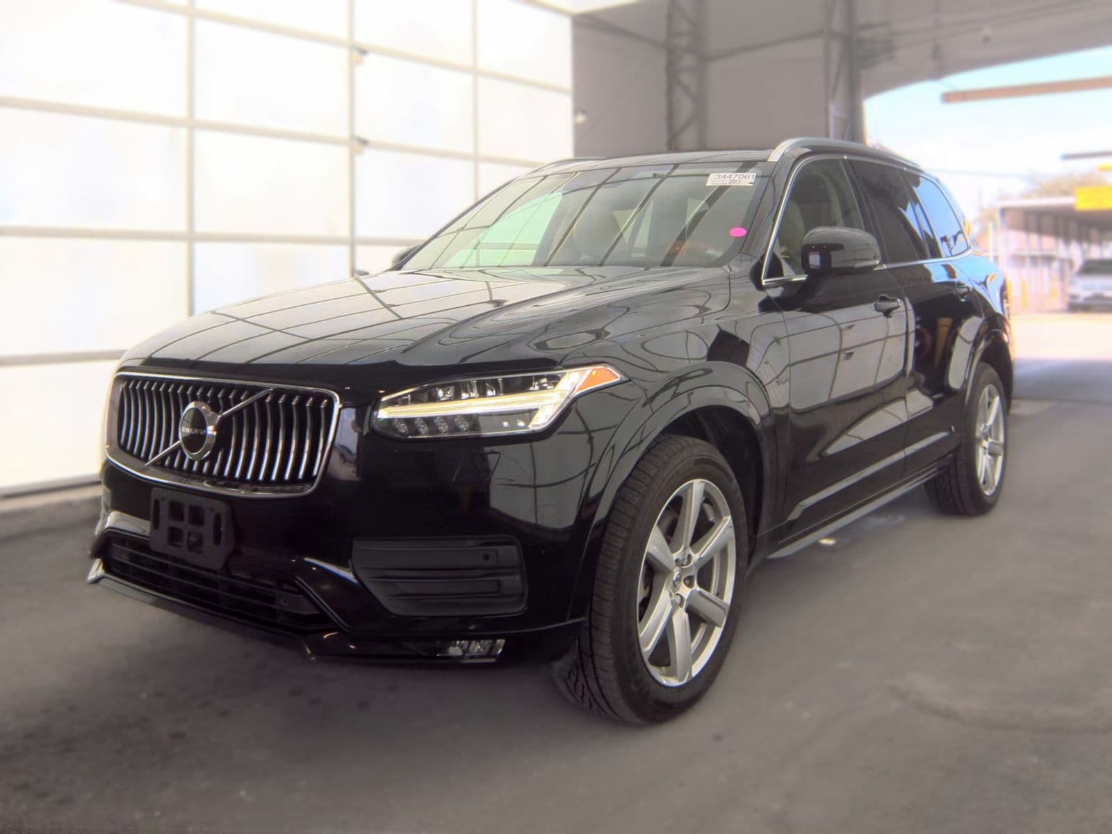 2022 VOLVO XC90 T5 Momentum