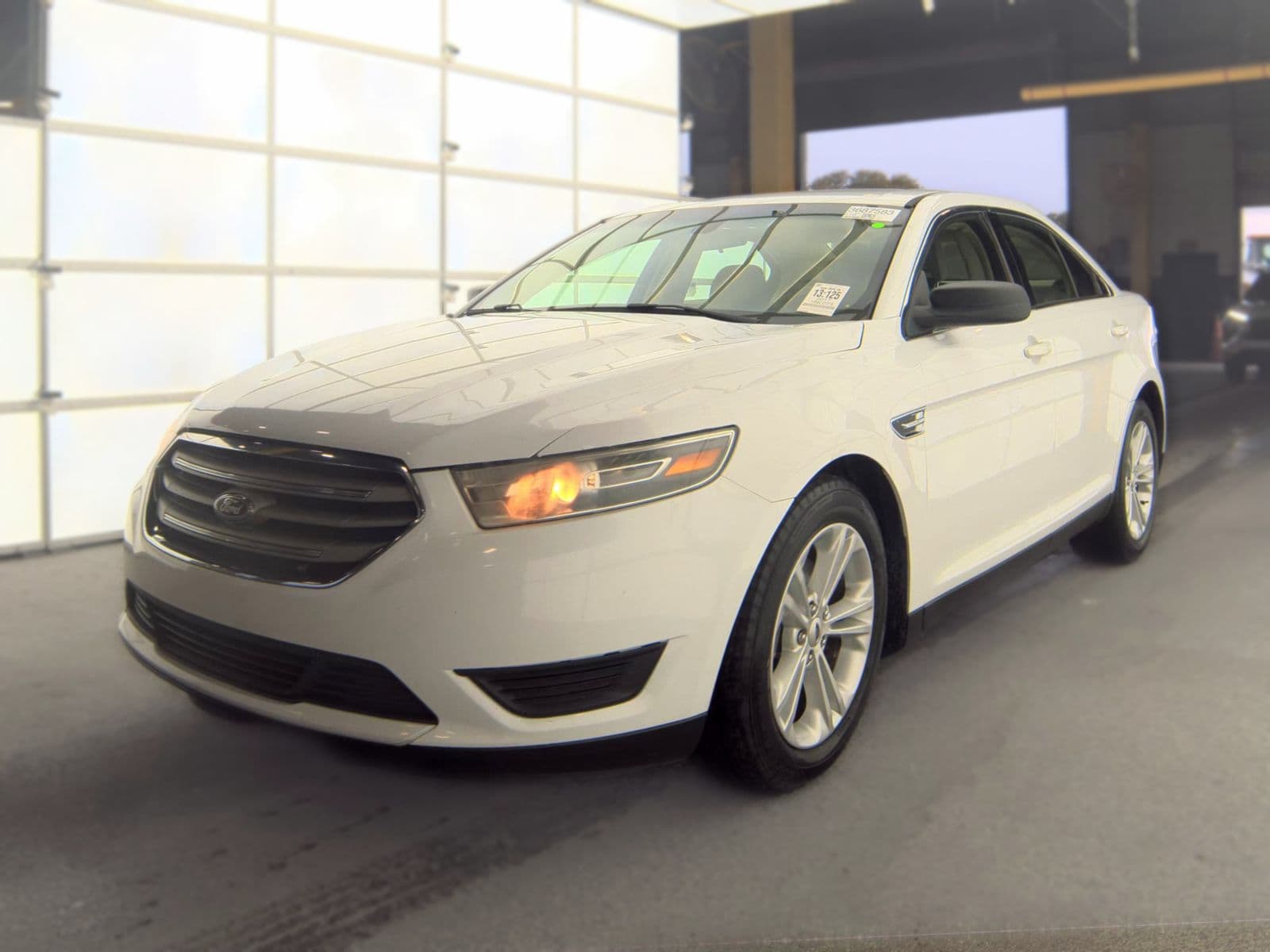 2017 FORD TAURUS SE