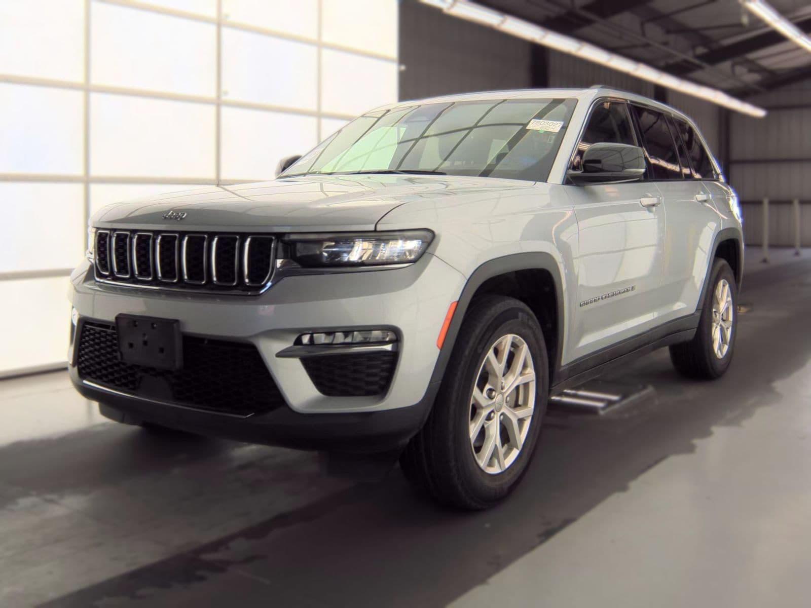 2022 JEEP GRAND CHEROKEE Limited 1