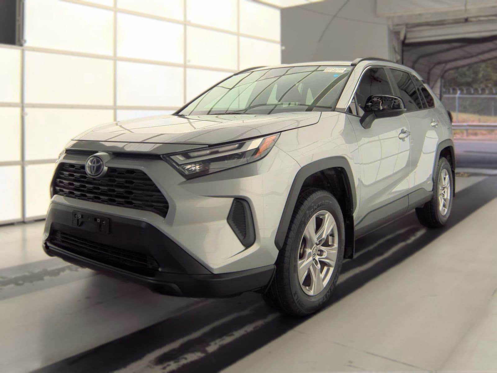 2022 TOYOTA RAV4 HYBRID XLE