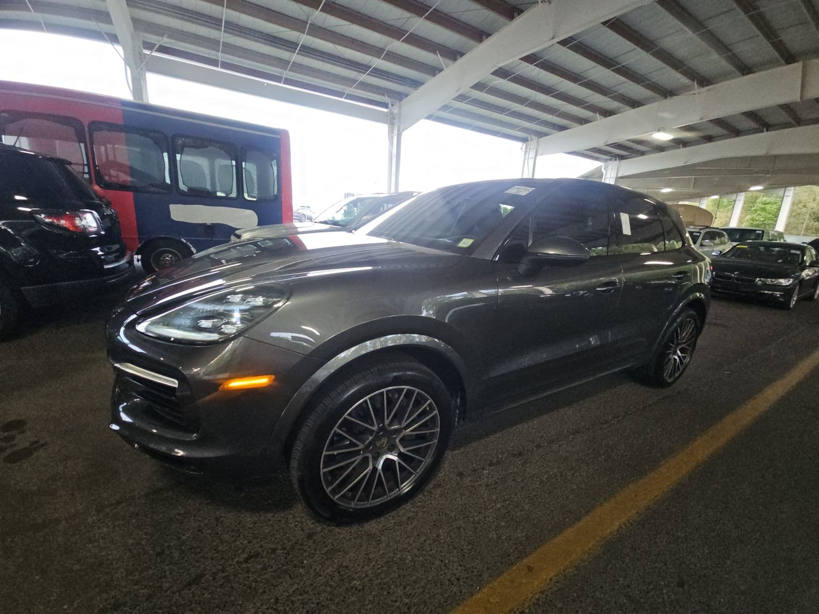 2021 PORSCHE CAYENNE Base