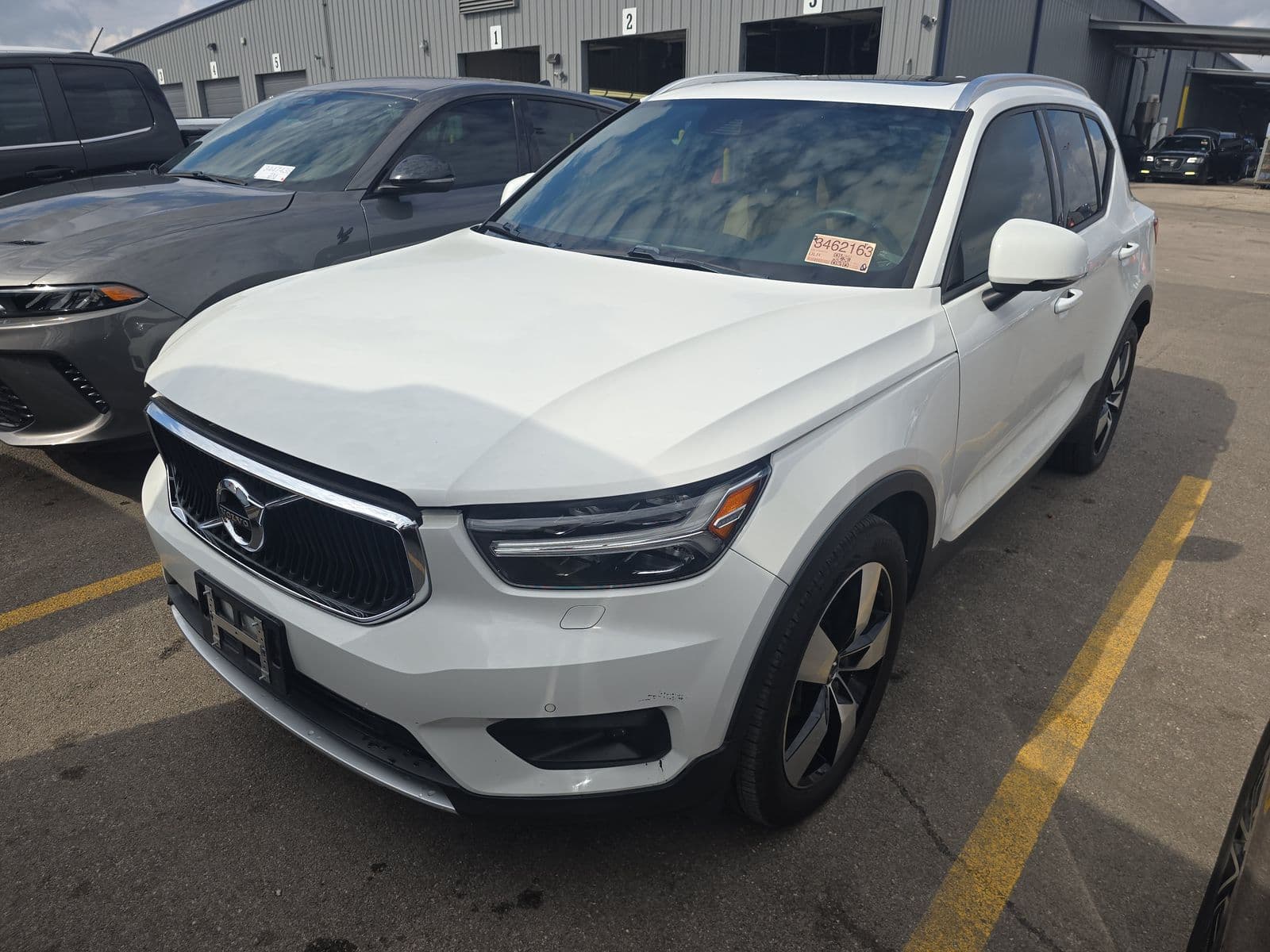 2020 VOLVO XC40 T5 Momentum