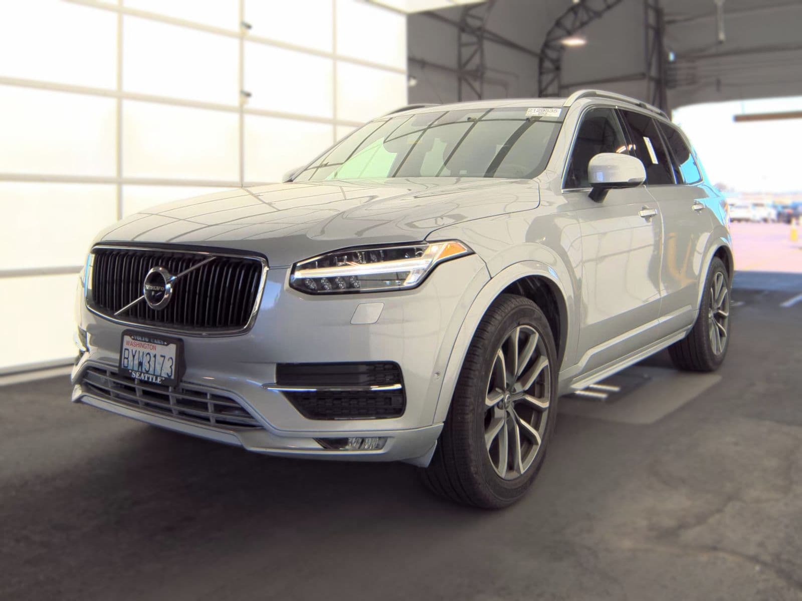 2018 VOLVO XC90 T6 Momentum