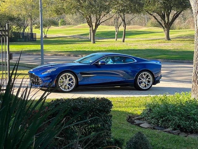 2026 ASTON MARTIN VANQUISH Base