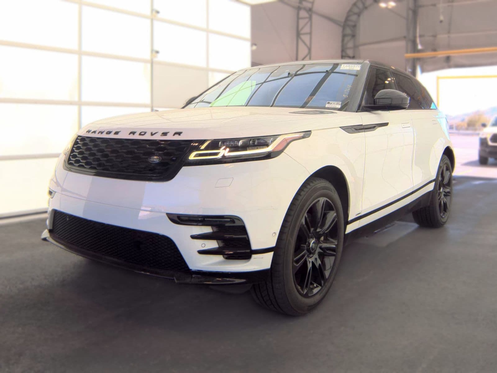 2019 LAND ROVER RANGE ROVER VELAR R-DYNAMIC SE