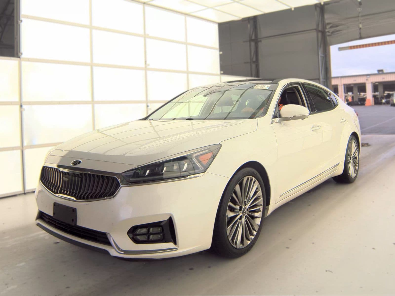 2019 KIA CADENZA Limited