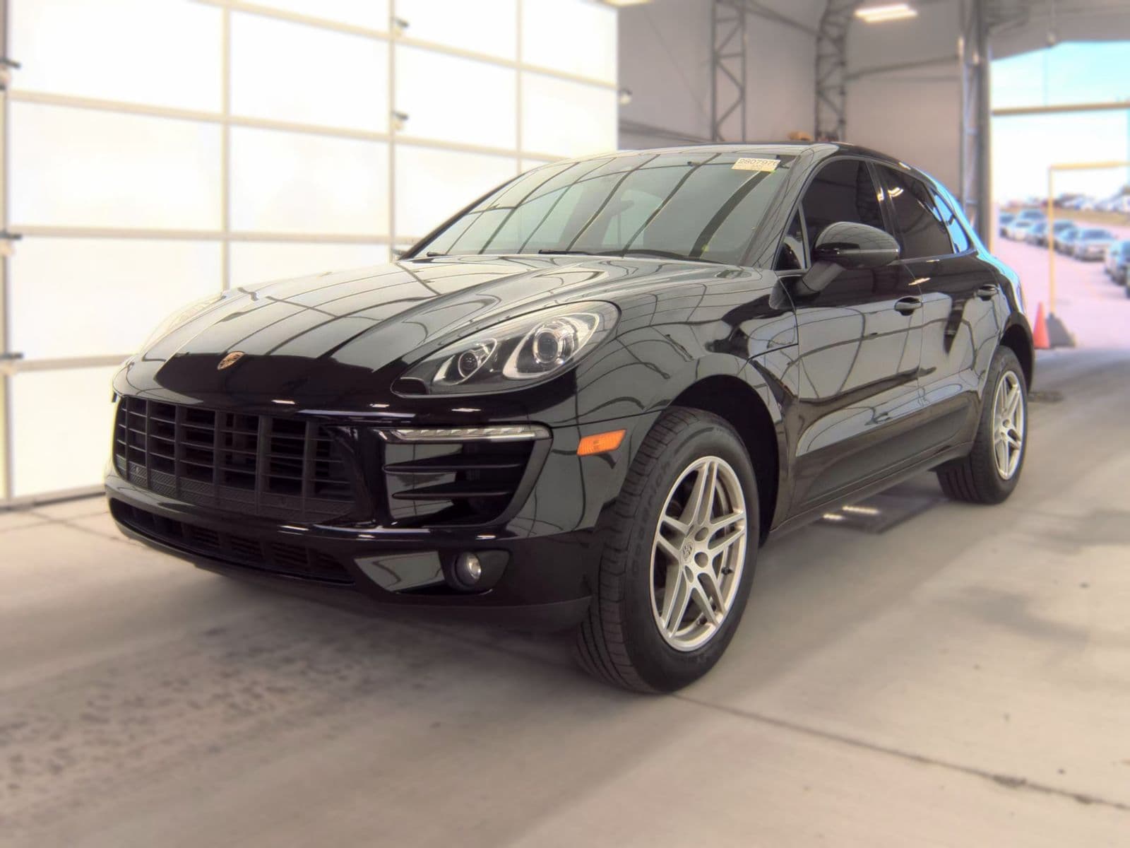 2018 PORSCHE MACAN Base