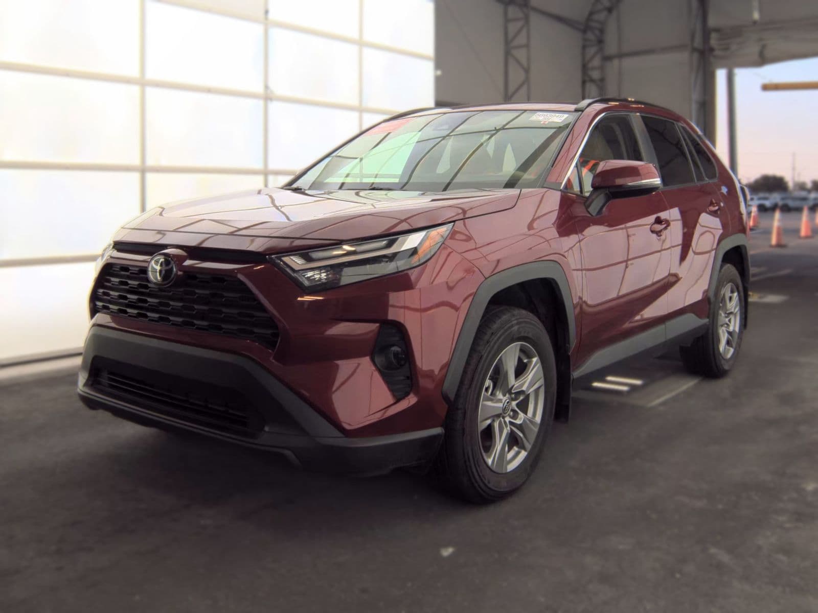 2025 TOYOTA RAV4 XLE