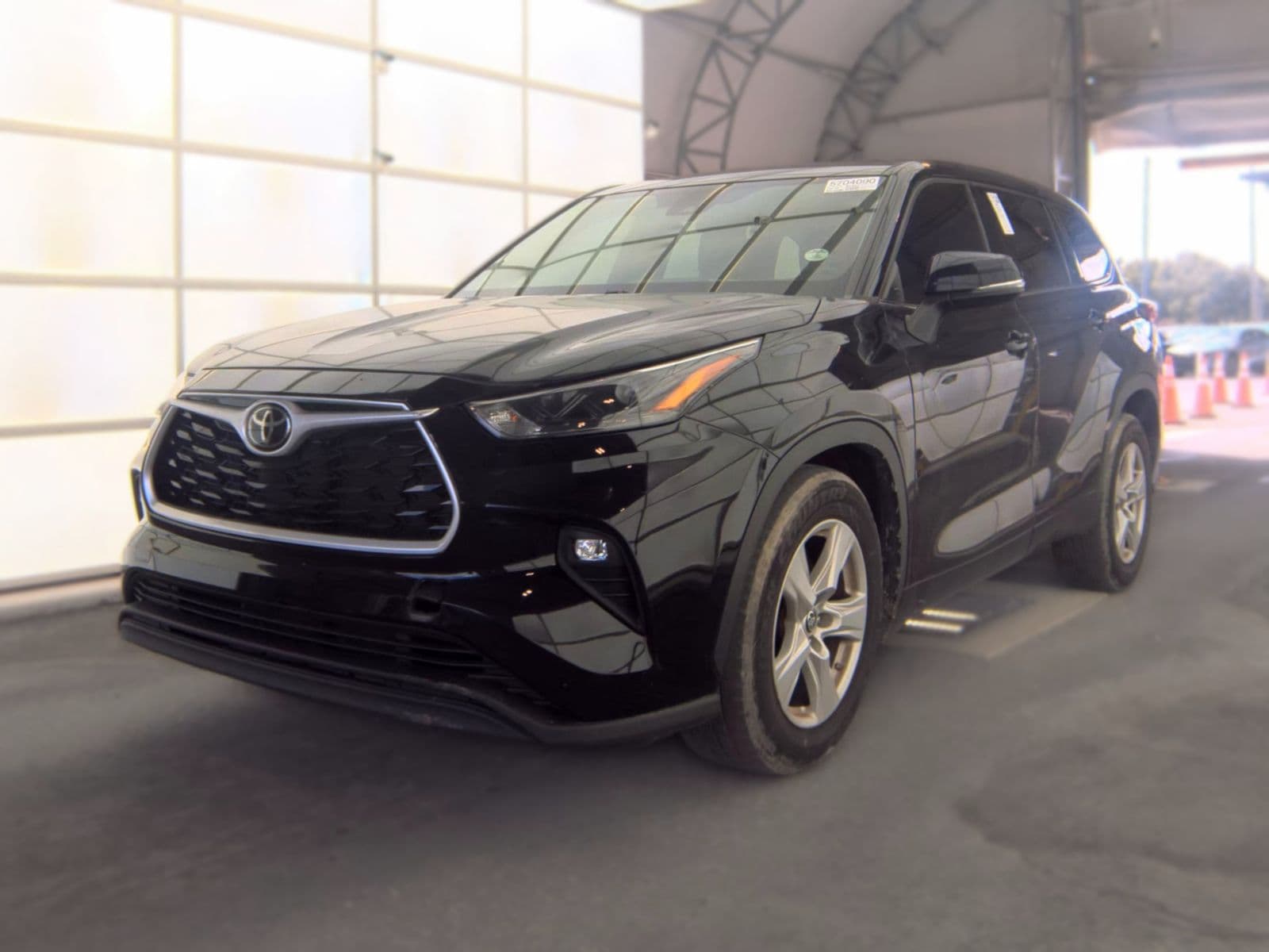 2022 TOYOTA HIGHLANDER LE
