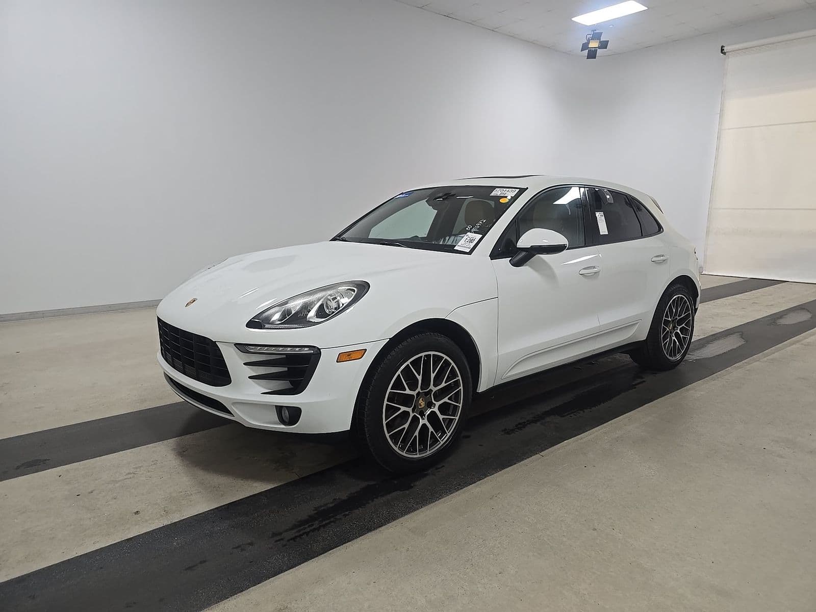 2018 PORSCHE MACAN SPORT Edition