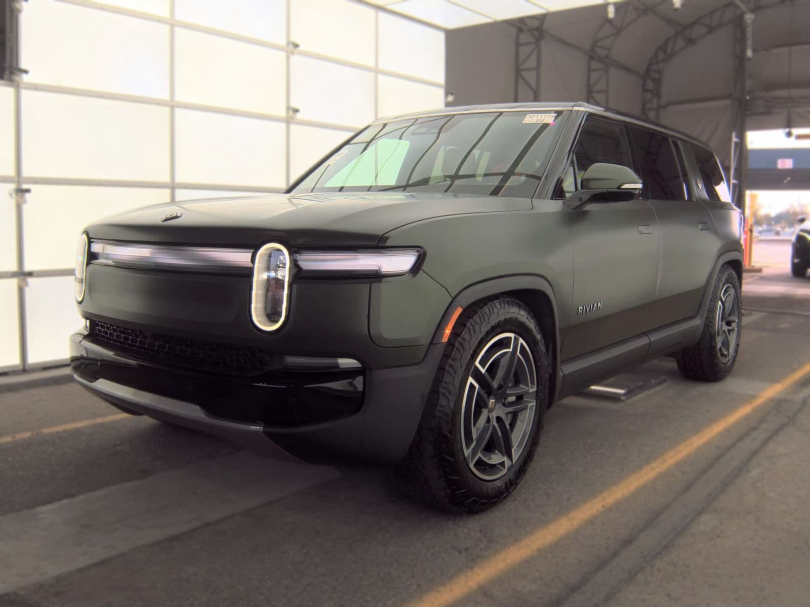 2025 RIVIAN R1S DUAL Standard