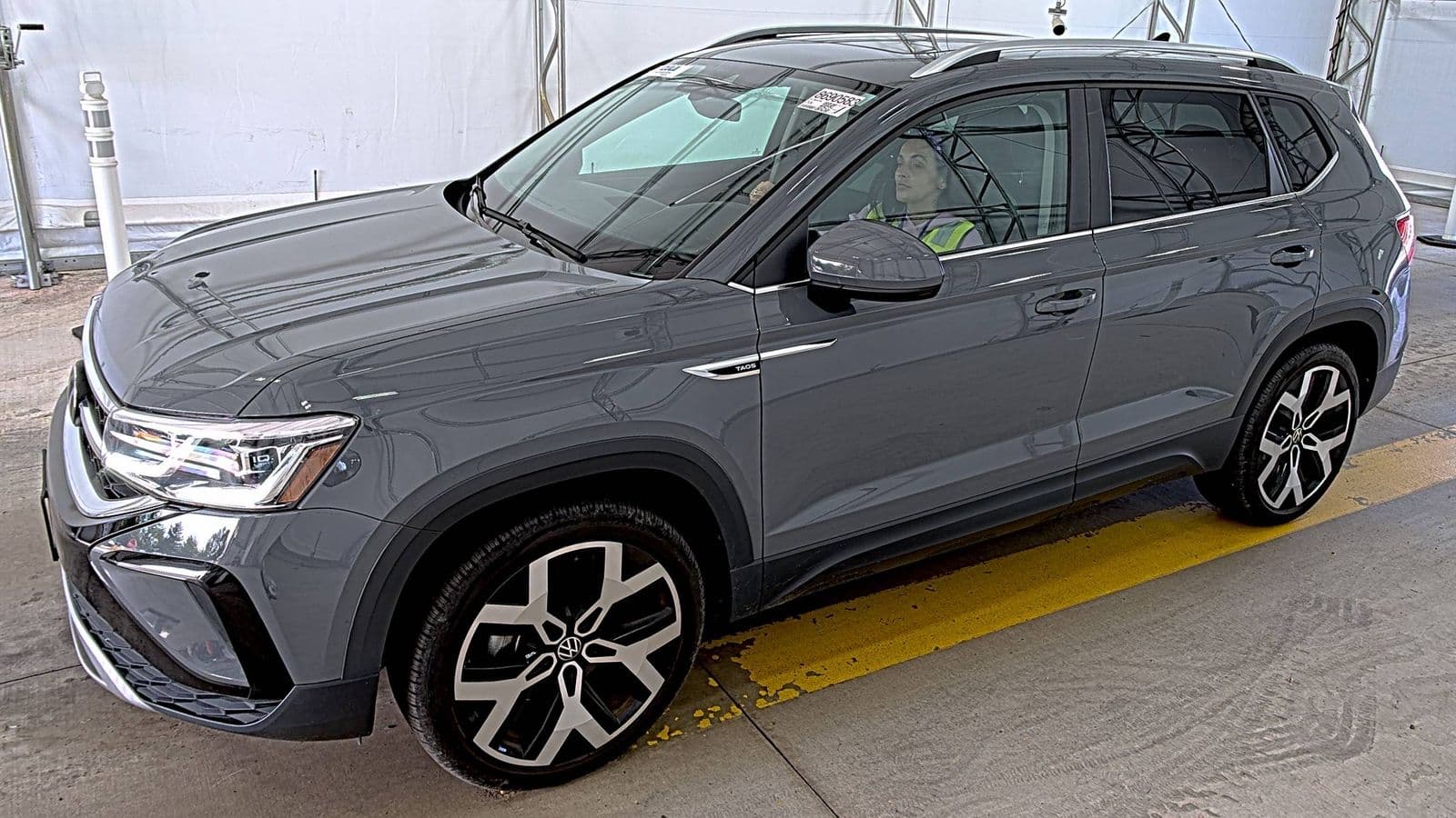 2022 VOLKSWAGEN TAOS SEL 1