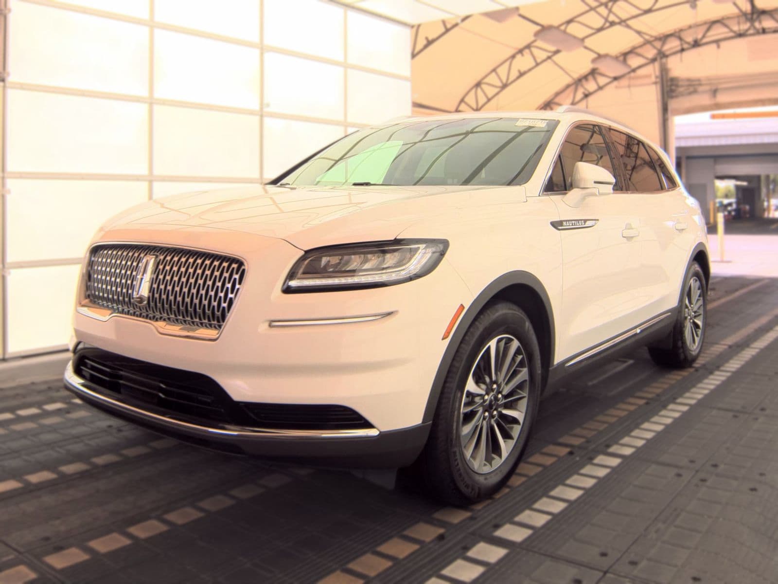 2022 LINCOLN NAUTILUS Standard