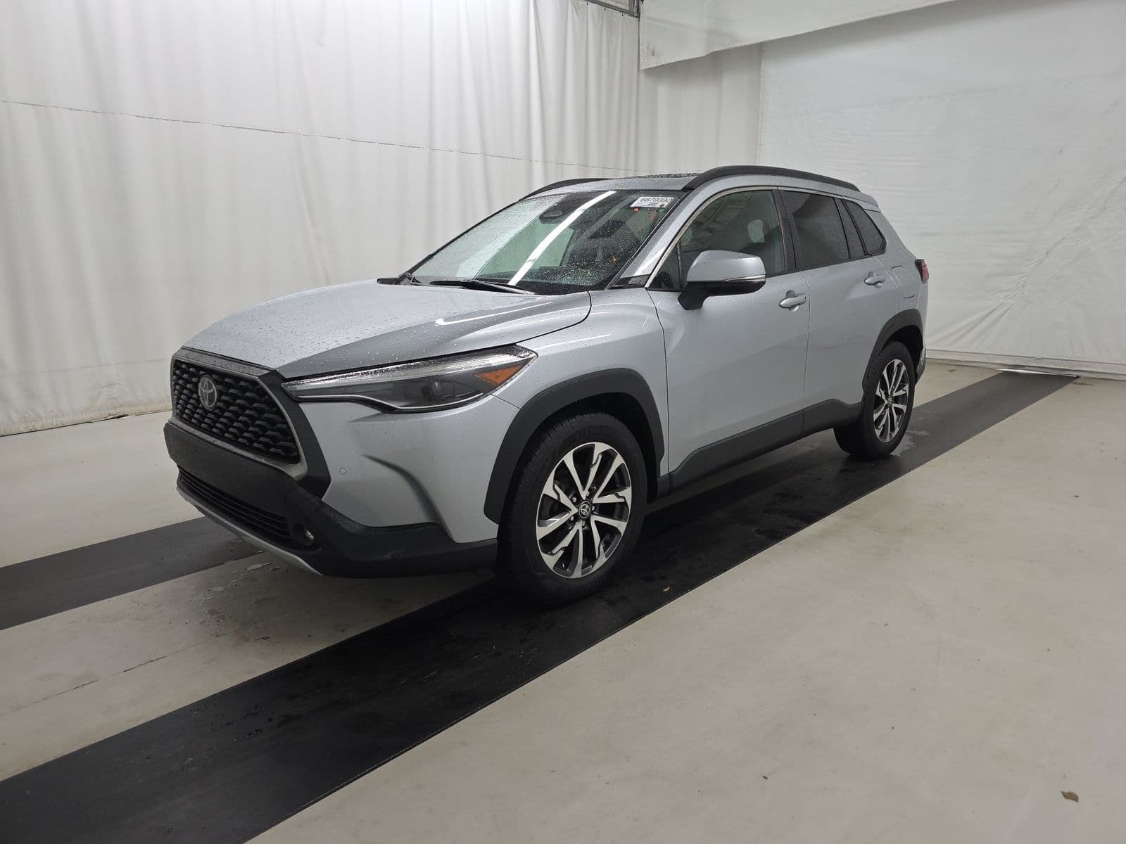 2024 TOYOTA COROLLA CROSS XLE