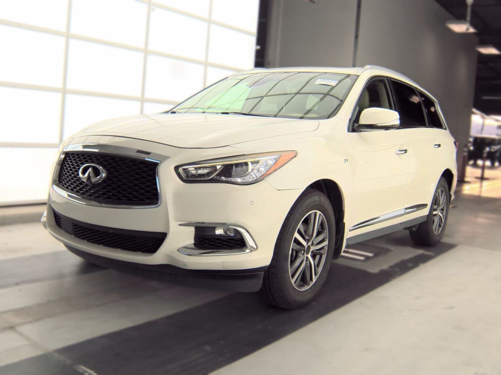 2019 INFINITI QX60 LUXE