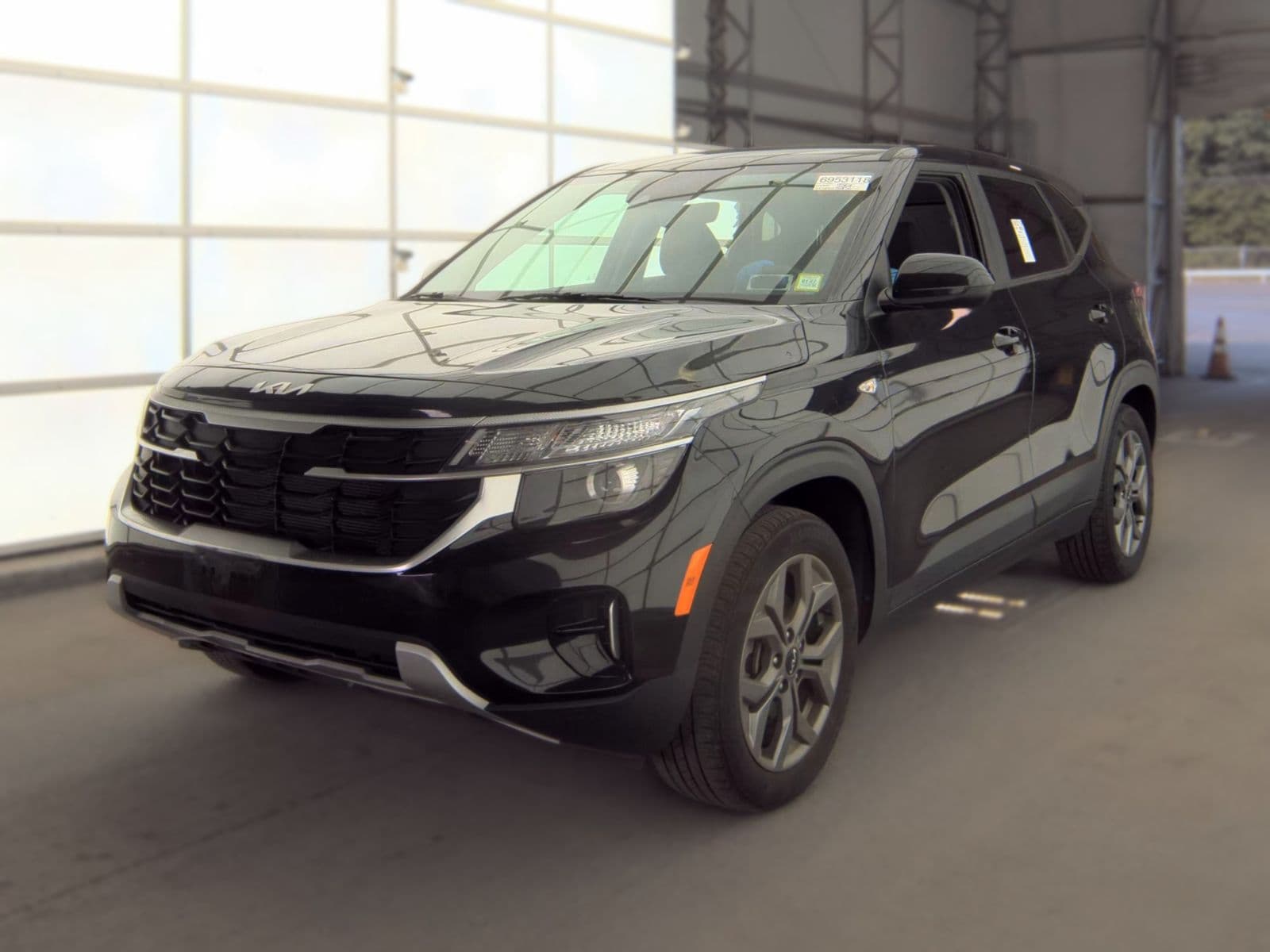2024 KIA SELTOS LX