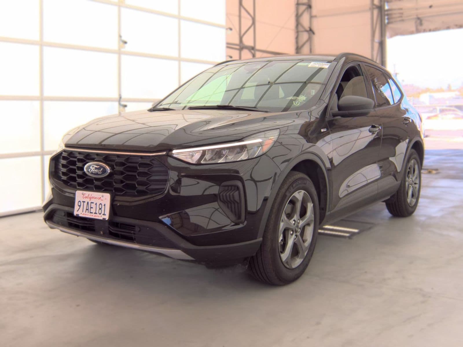 2025 FORD ESCAPE ST-Line 1