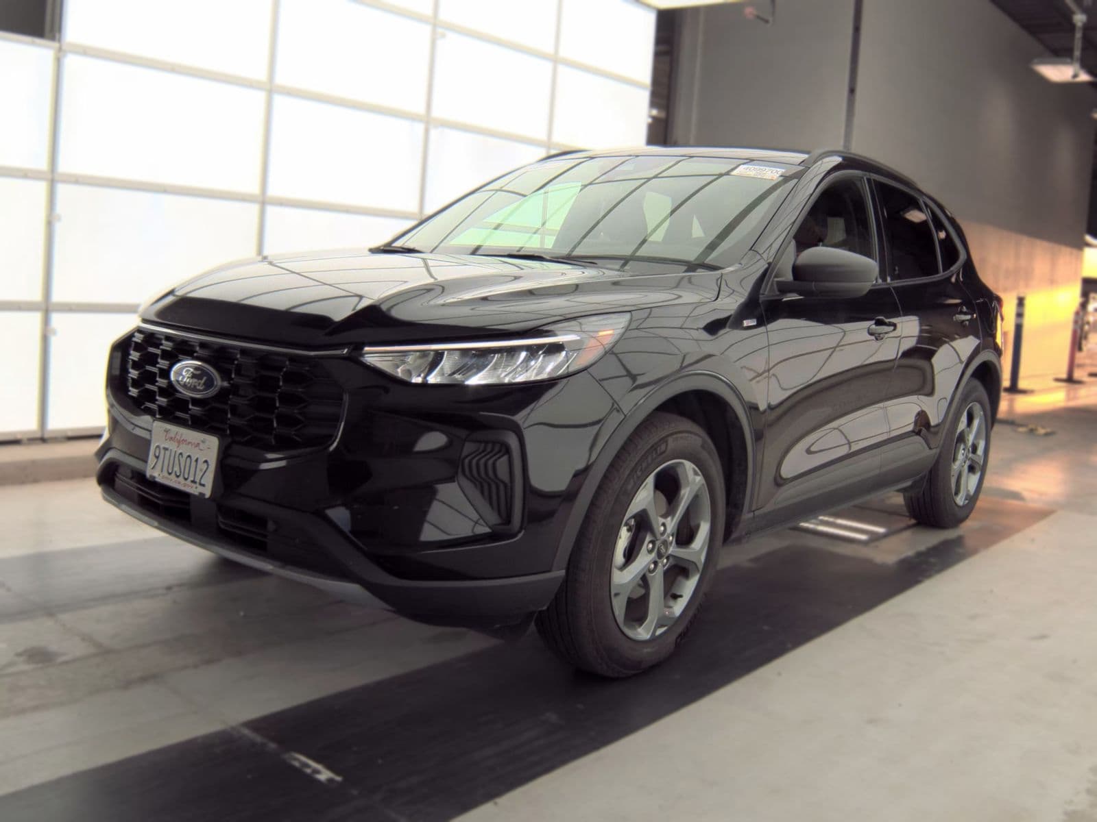 2025 FORD ESCAPE ST-Line 1