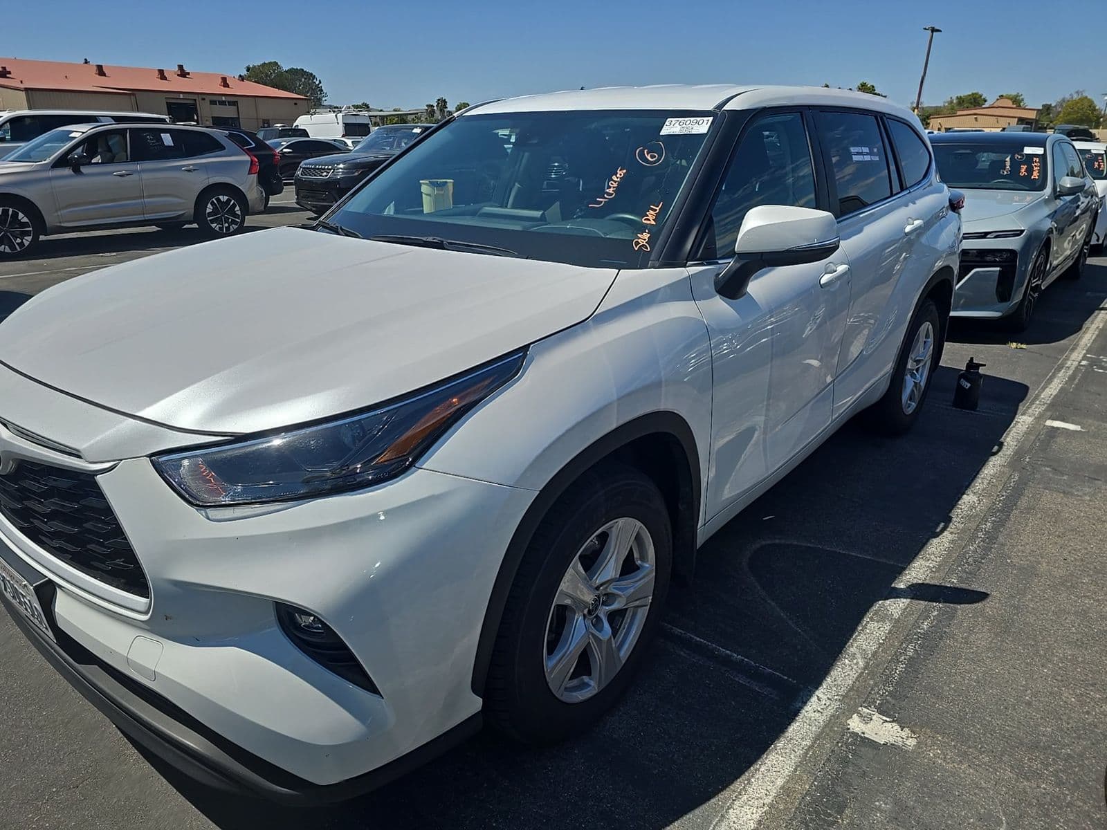 2025 TOYOTA HIGHLANDER LE