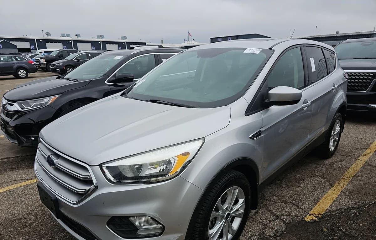 2017 FORD ESCAPE SE 1