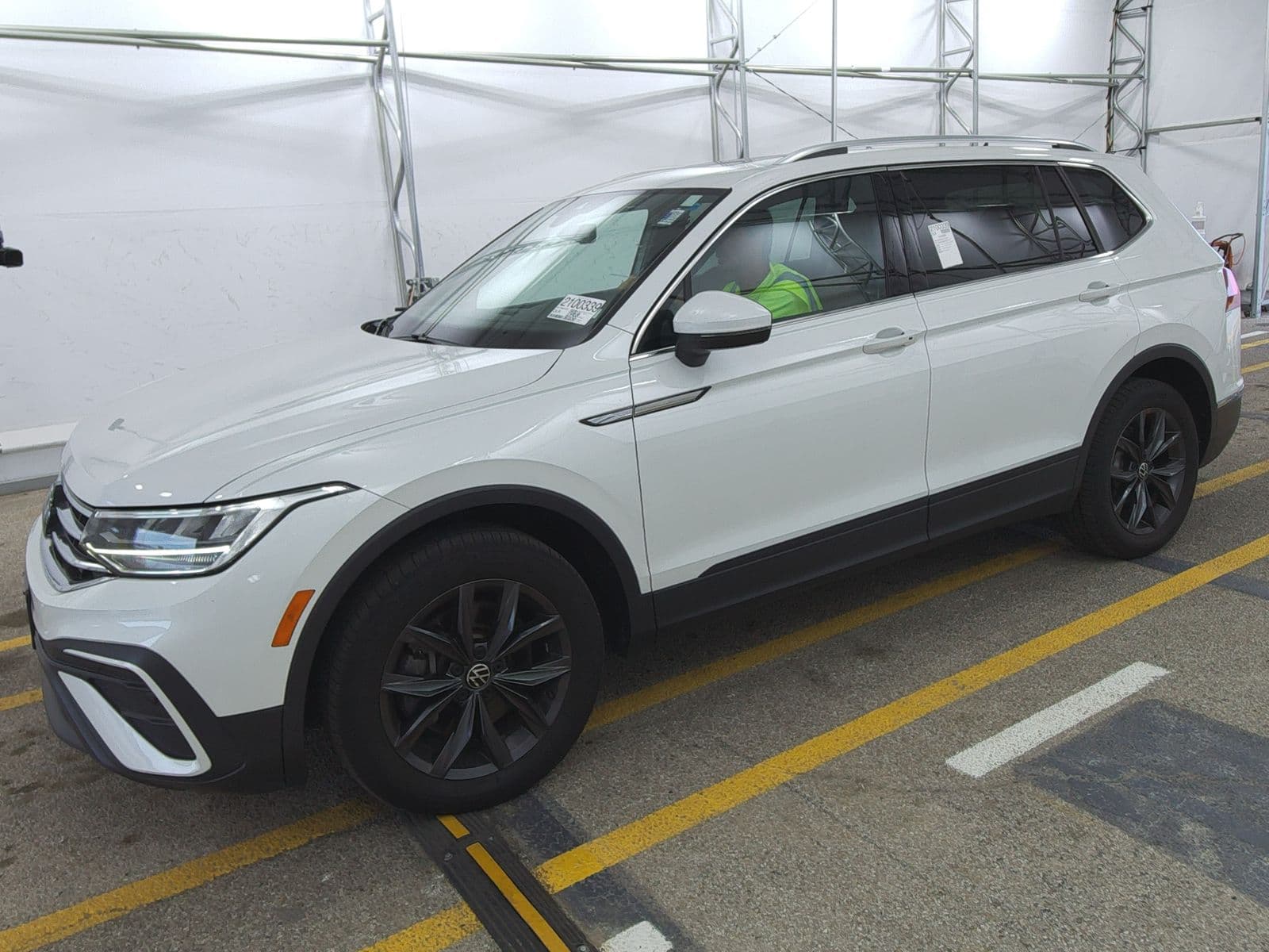 2023 VOLKSWAGEN TIGUAN 2.0T SE