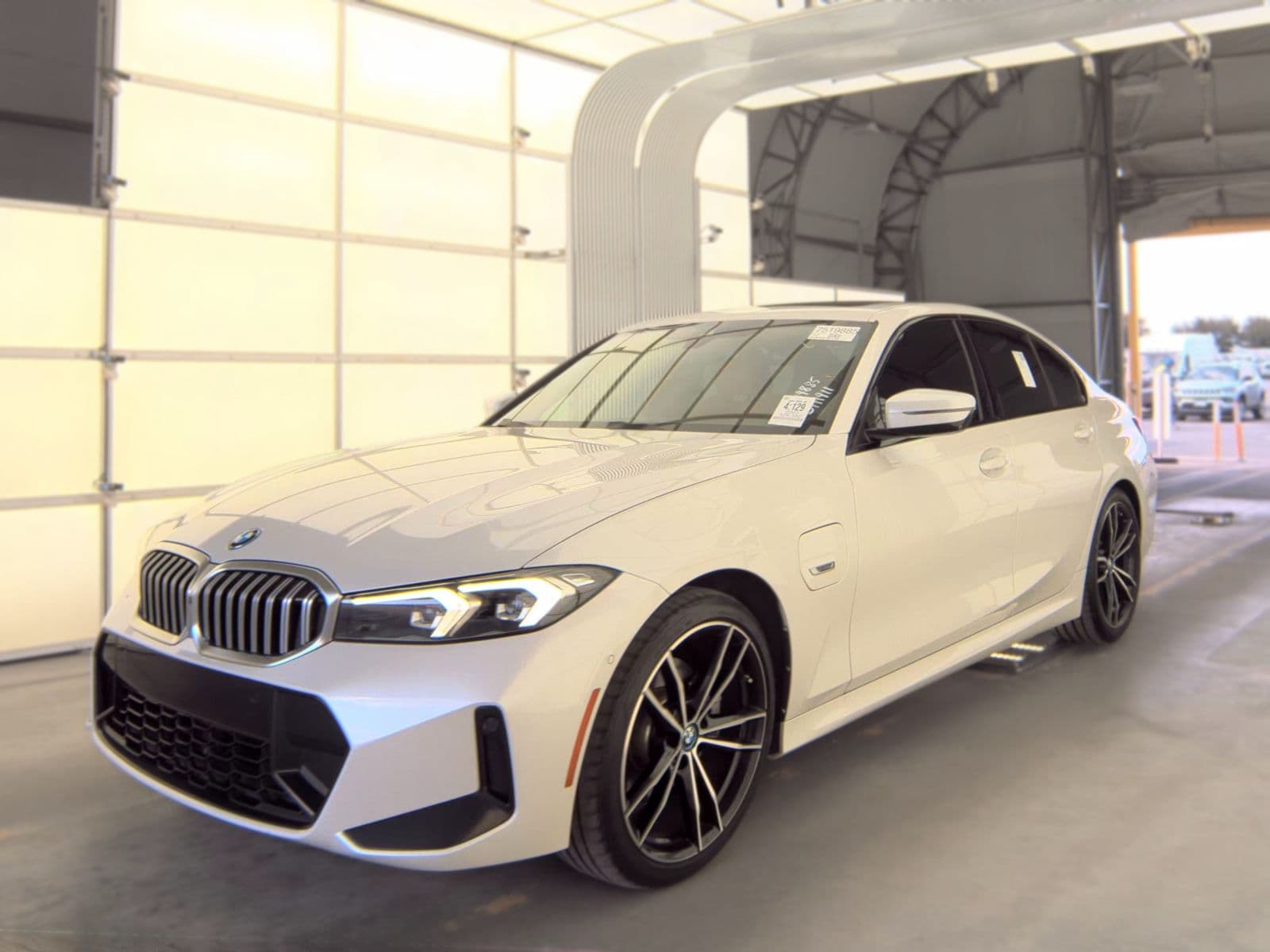 2023 BMW 3 SERIES 330e