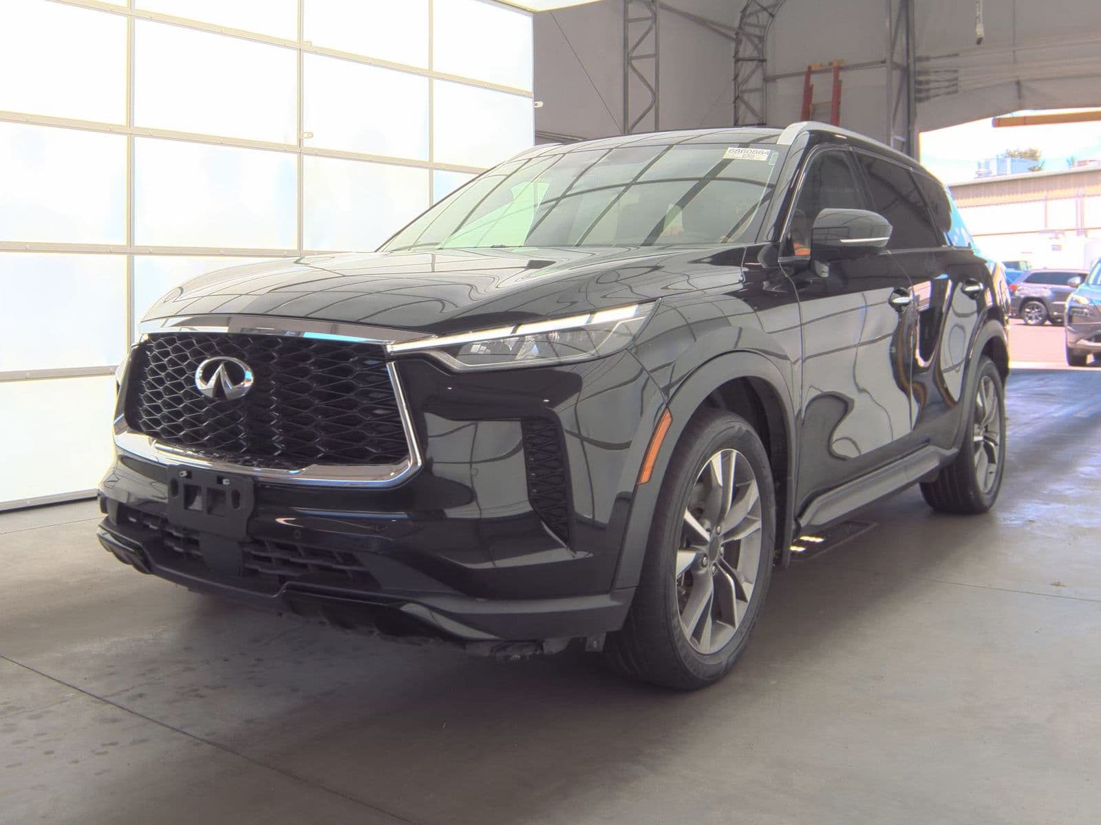 2023 INFINITI QX60 LUXE