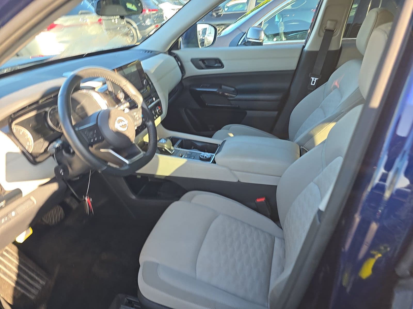 2024 NISSAN PATHFINDER SV