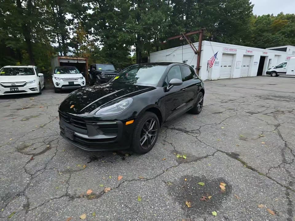 2023 PORSCHE MACAN T