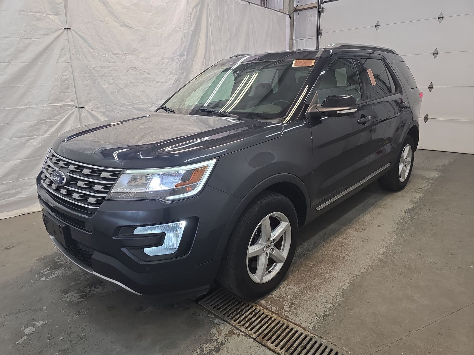 2017 FORD EXPLORER XLT 1