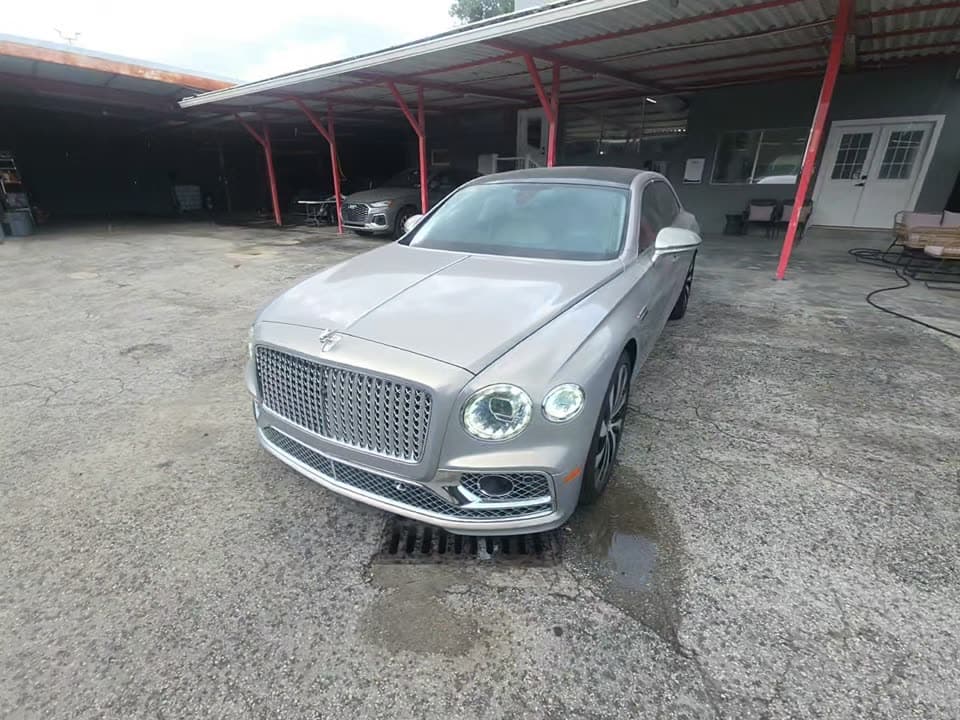 2022 BENTLEY FLYING SPUR V8