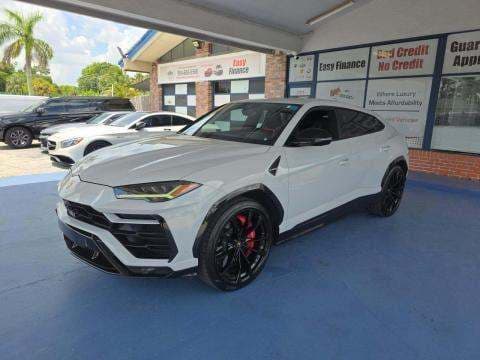 2022 LAMBORGHINI URUS Base