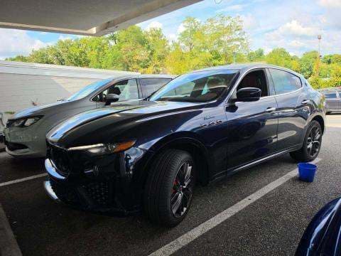 2022 MASERATI LEVANTE Modena
