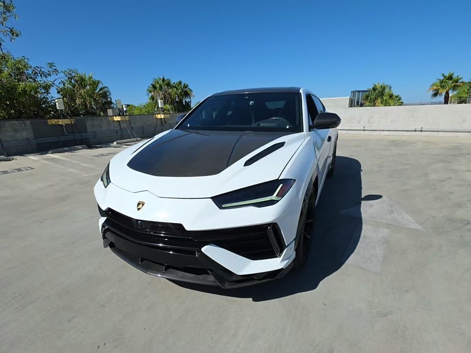 2023 LAMBORGHINI URUS Performante