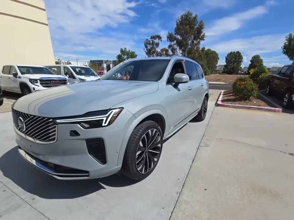 2026 VOLVO XC90 B6 Plus