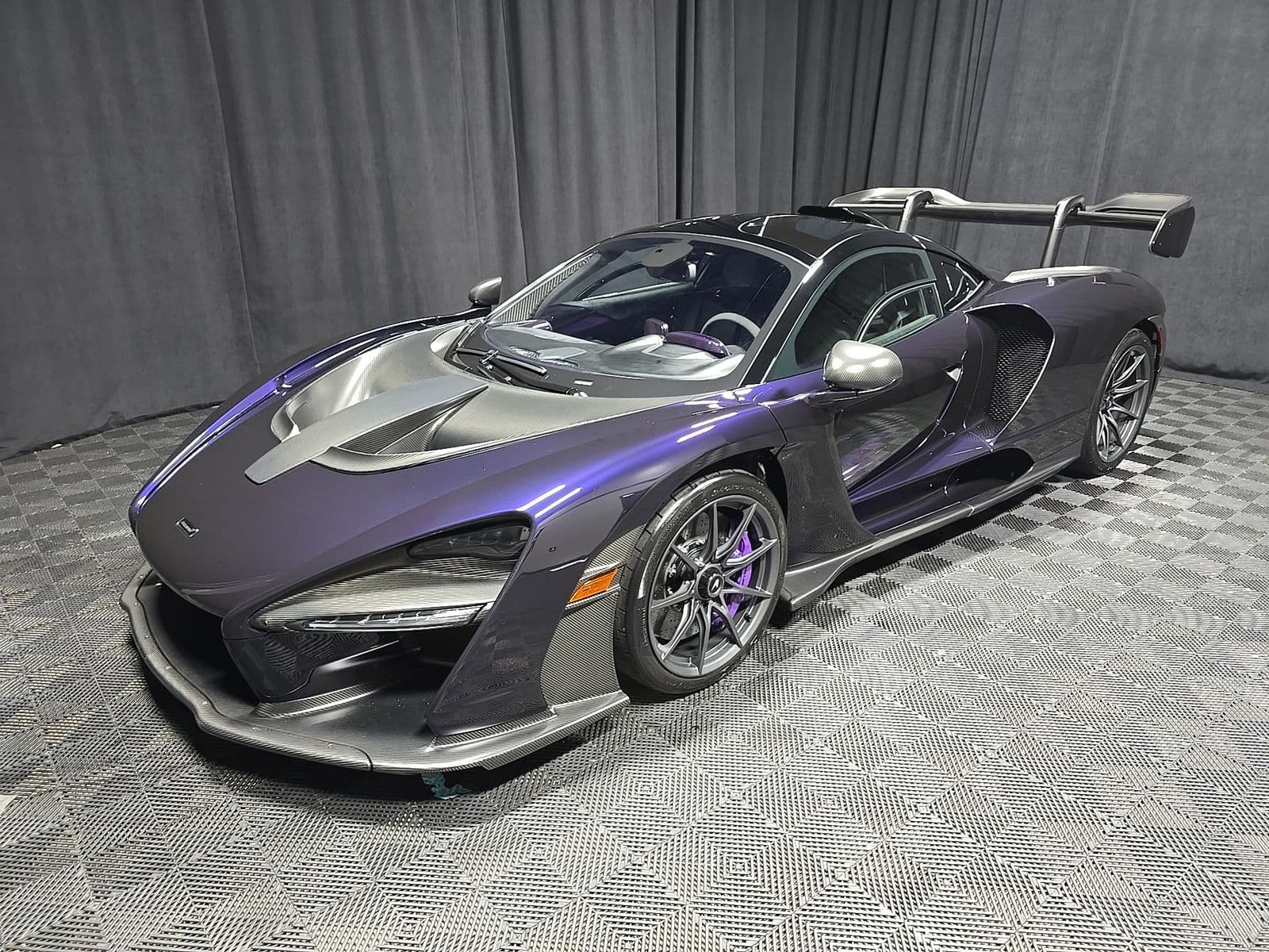 2019 MCLAREN SENNA Base