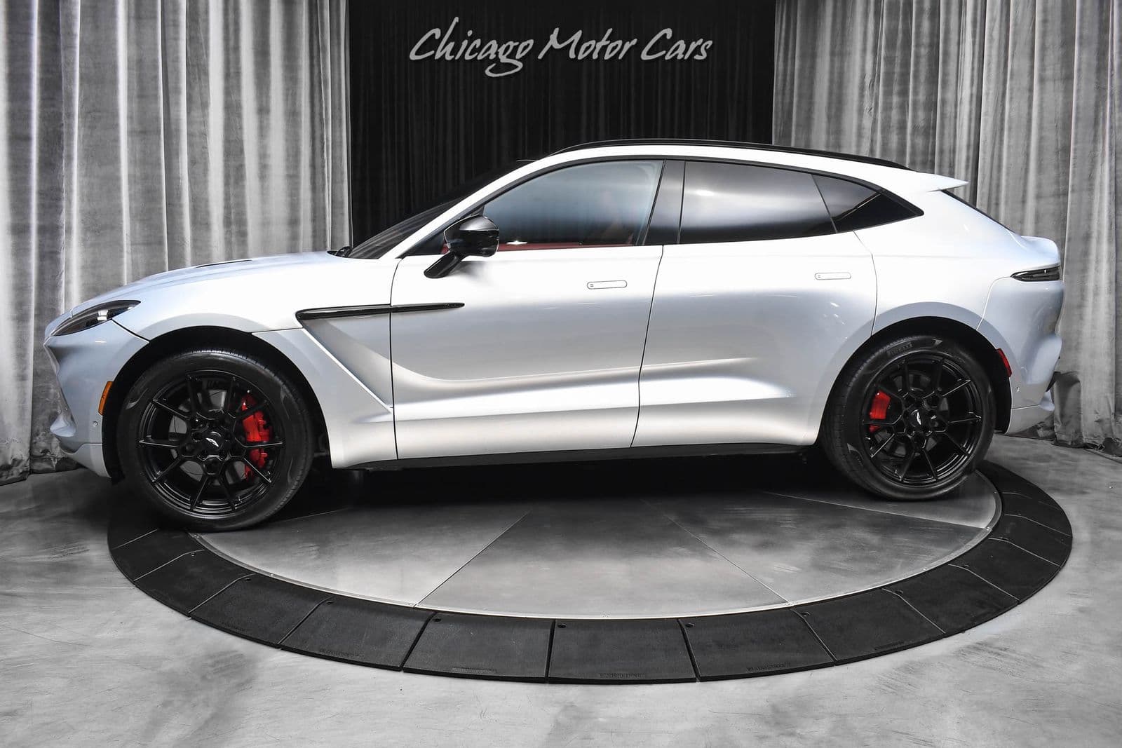 2022 ASTON MARTIN DBX Base
