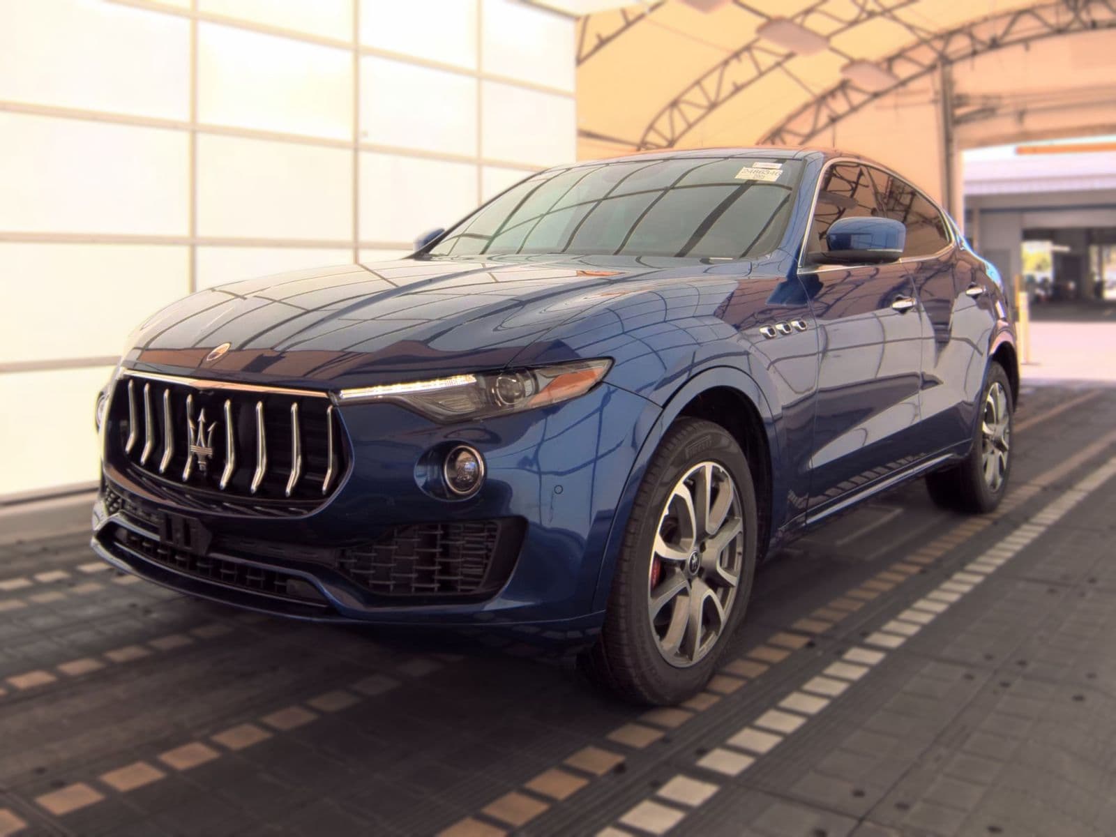 2020 MASERATI LEVANTE Base
