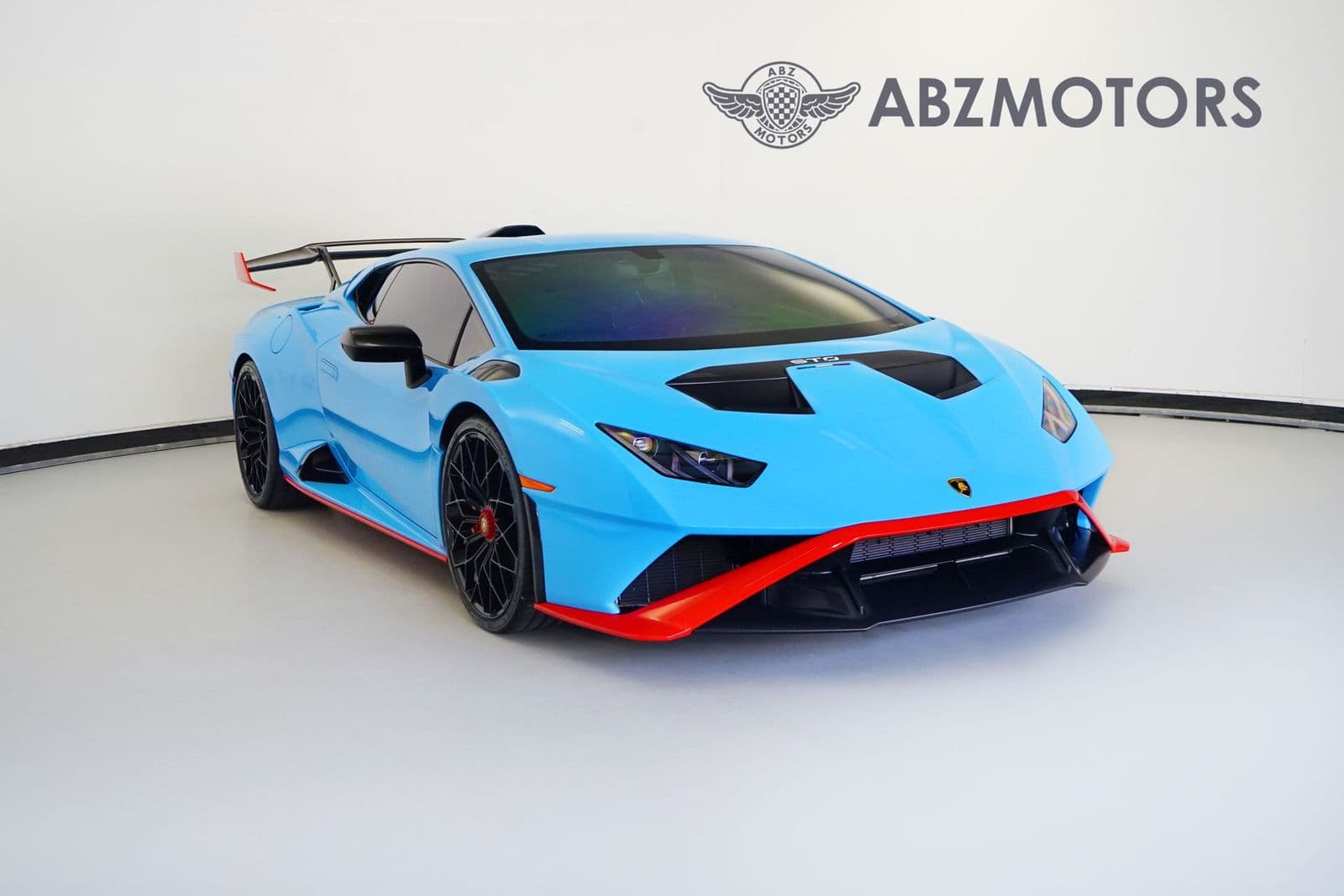 2024 LAMBORGHINI HURACAN STO