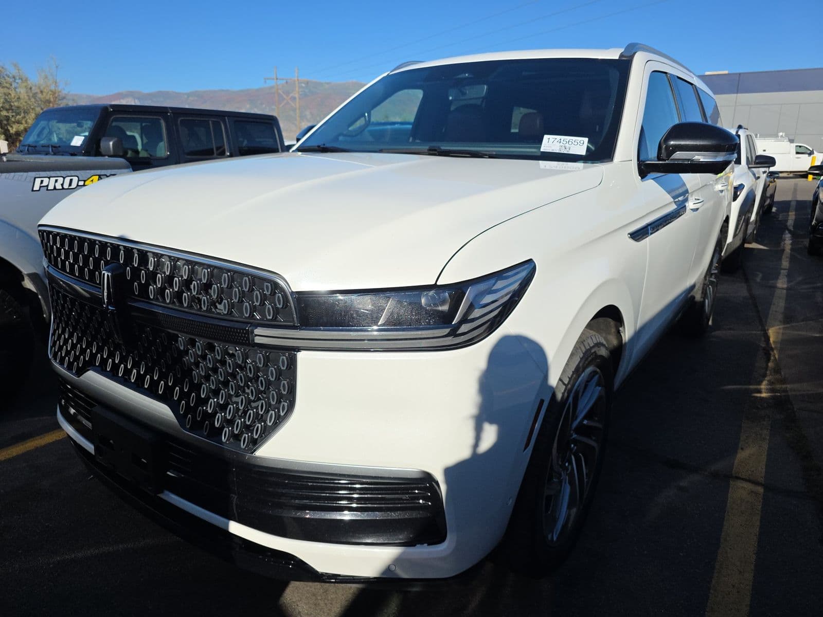 2025 LINCOLN NAVIGATOR Reserve