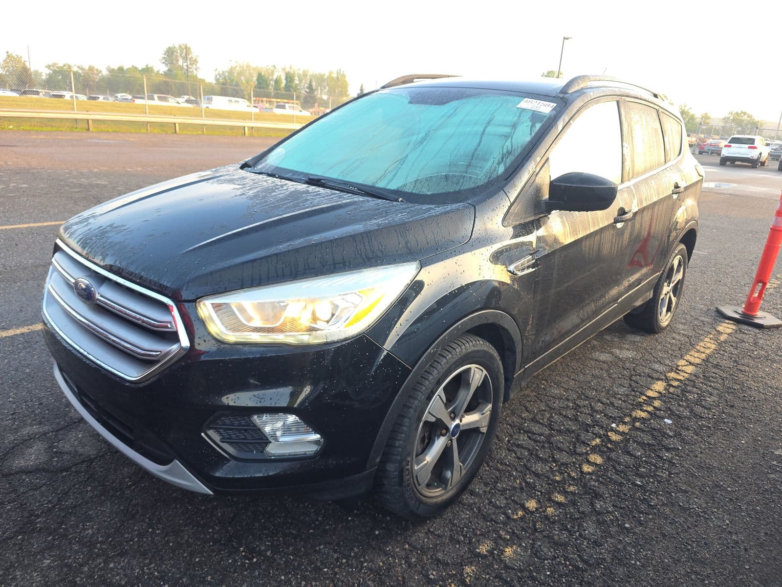2017 FORD ESCAPE SE 1