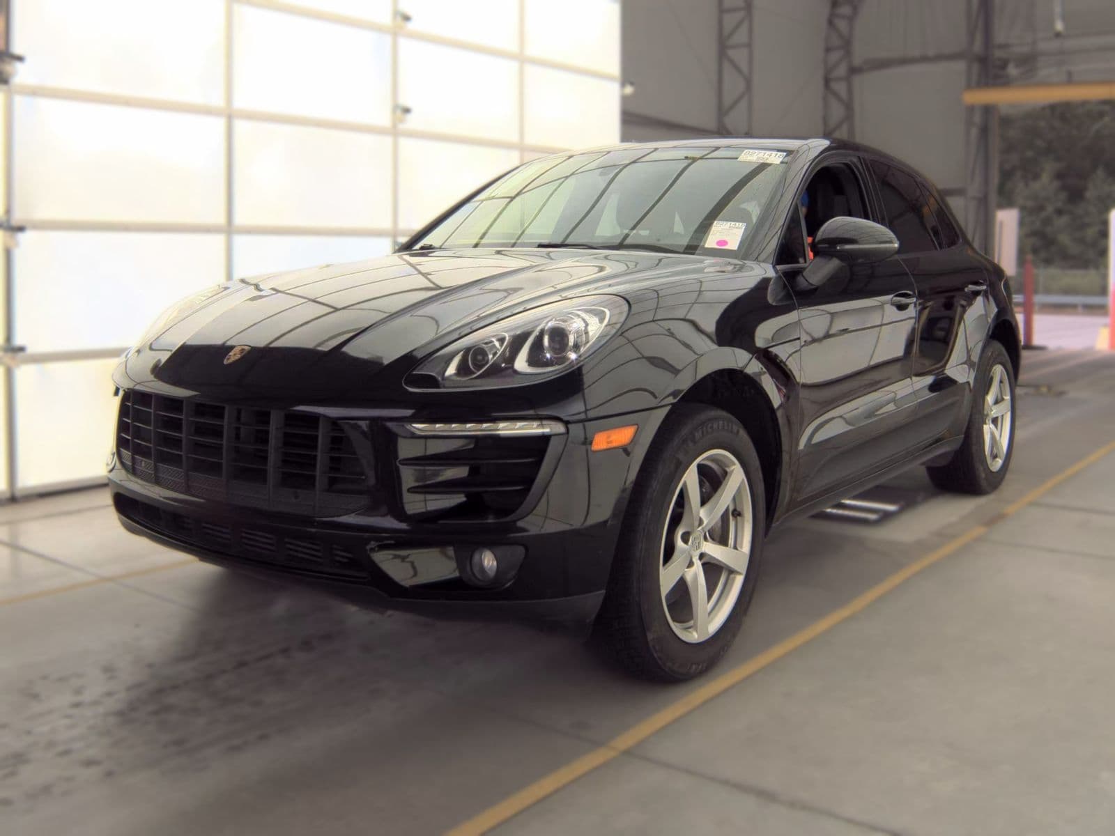 2018 PORSCHE MACAN Base